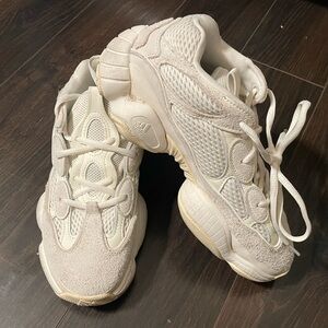 Yeezy Adidas 500 size 6 sneakers Bone white